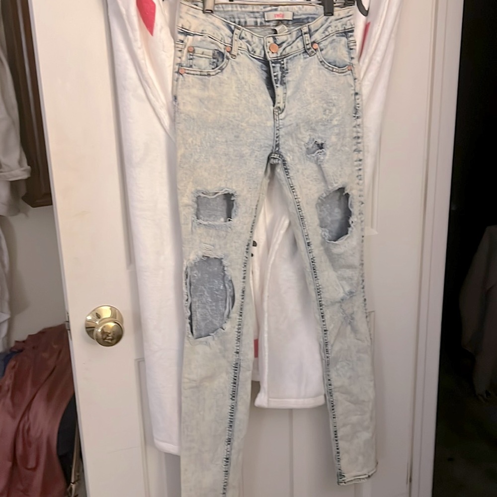 Brand new Cute Frosted Distressed Fitted Jeans